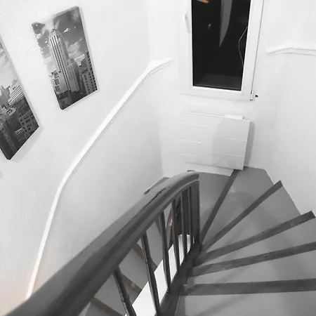 Les Du Monde , 2 Chambres- 4 Lits Simples Modulables En Lits Doubles *