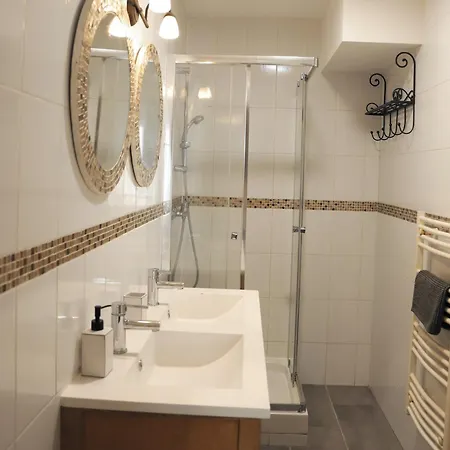 Les Du Monde , 2 Chambres- 4 Lits Simples Modulables En Lits Doubles لو هافر