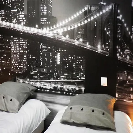 Les Du Monde , 2 Chambres- 4 Lits Simples Modulables En Lits Doubles Hawr