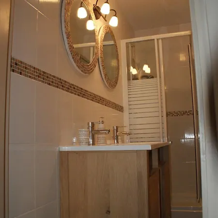 Les Du Monde , 2 Chambres- 4 Lits Simples Modulables En Lits Doubles *