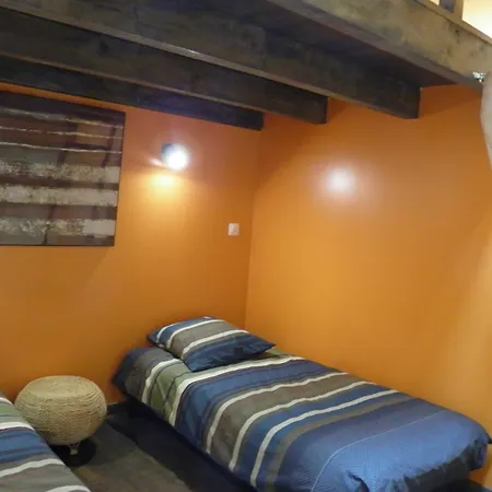 Les Du Monde , 2 Chambres- 4 Lits Simples Modulables En Lits Doubles *