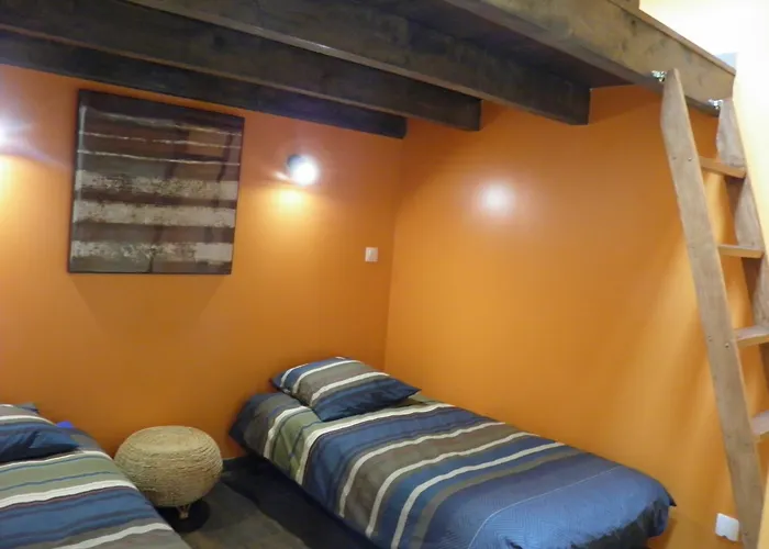 Les Du Monde , 2 Chambres- 4 Lits Simples Modulables En Lits Doubles *